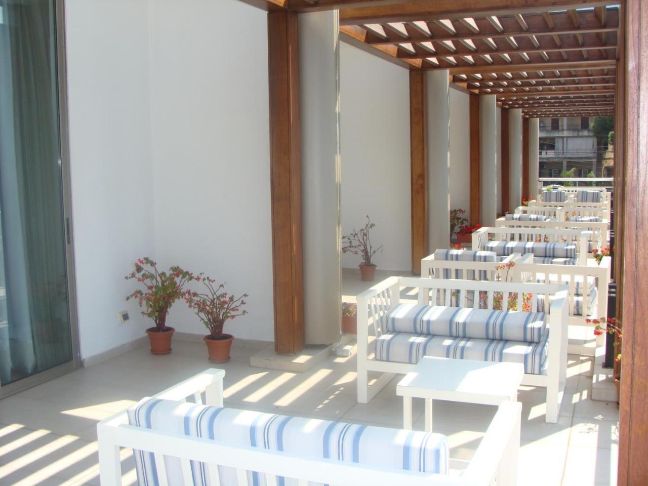 Monte Mare Hotel Jounieh Exteriör bild